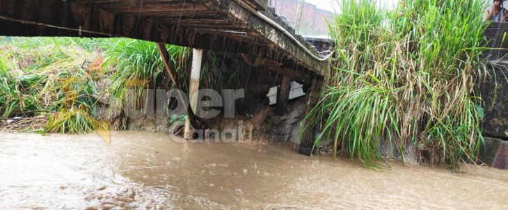  Yurimaguas: Encuentran ataúd abandonado debajo de puente que cruza la quebrada “Atunquebrada”