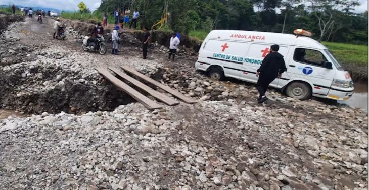  Paciente grave estuvo en riesgo por mal estado de carretera Rioja – Yorongos