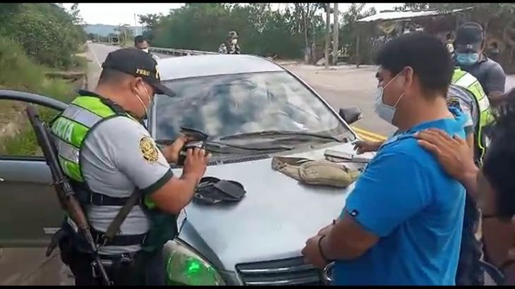 Policía de Carreteras interviene a tres sujetos que en un automóvil robado que se dirigía hasta el huallaga central