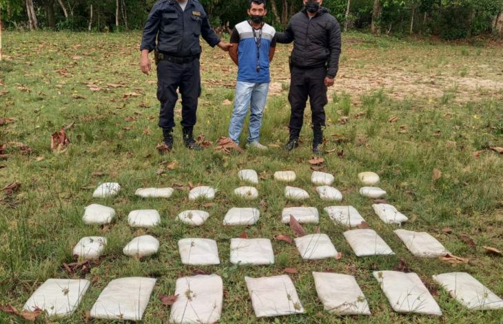  Agentes de la Comisaría del Pongo de Caynarachi, decomisaron 80 kilos de pasta básica de cocaína