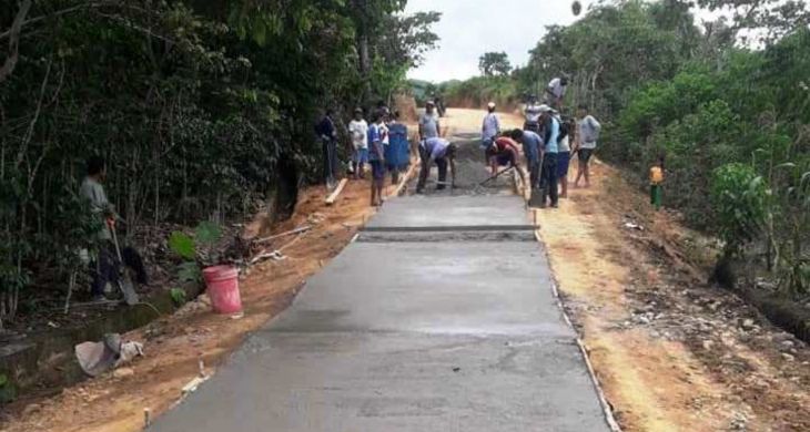  Naranjillo: Agricultores pavimentan su trocha carrozable cansados de esperar apoyo de las autoridades