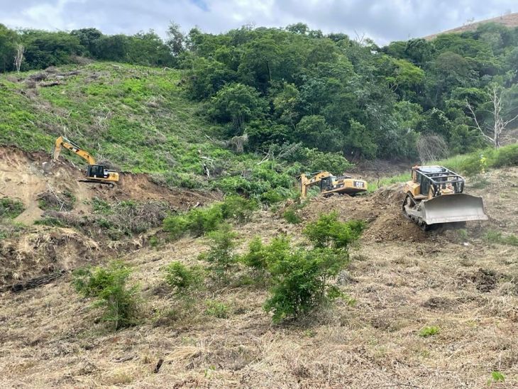  Iniciaron trabajos con maquinaria en el sector Aserradero en Amazonas, concesionaria IIRSA Norte, busca alternativa para restablecer el tránsito vehicular