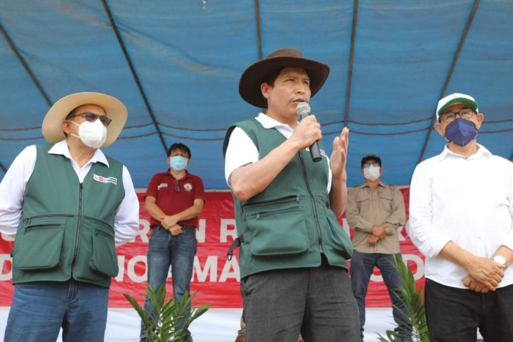  Ministro de agricultura Víctor Maita Frisancho, recorrió los proyectos productivos de la región San Martín