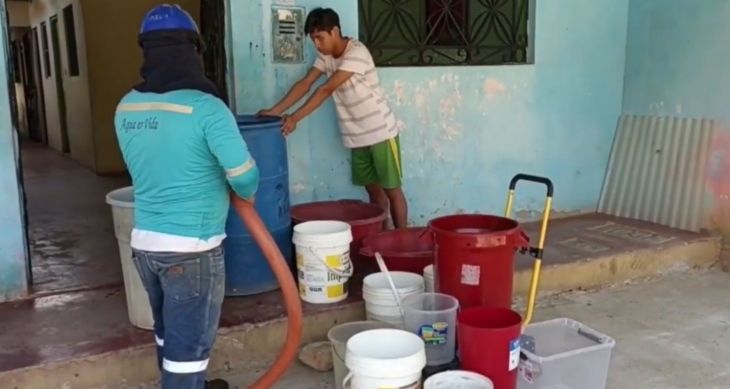  Colapso de tubería de la línea de conducción Cachiyacu desabastece de agua a muchas familias en el barrio Partido Alto