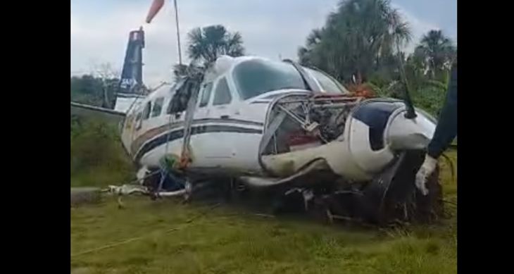  Rescatan y trasladan a San Lorenzo capital del Datem del Marañón, al avión siniestrado de la empresa aérea Saeta, que tuvo accidente el pasado 13 de octubre